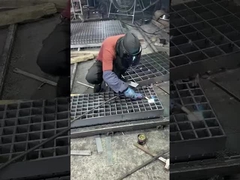 5 mm warm gedompeld gegalvaniseerd stalen rooster gelast drainage stalen rooster