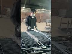 Warm gedompelde gegalvaniseerde metalen rooster 505 getinte staaf Veiligheidswegstaalrooster