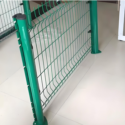 Easily Assembled Decorative Galvanized PVC Coated 6FT High V Mesh Security Fence Panel RAL6005 Green 50x200mm System