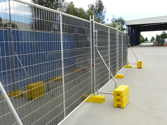Gegalvaniseerde verwijderbare tijdelijke omheining Gelast gaas hek paneel 2400x2100MM